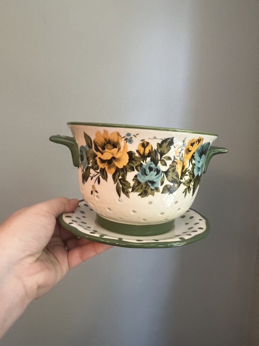 Pioneer Woman Floral Rose Shadow Green Ceramic Berry Colander Strainer with Drip